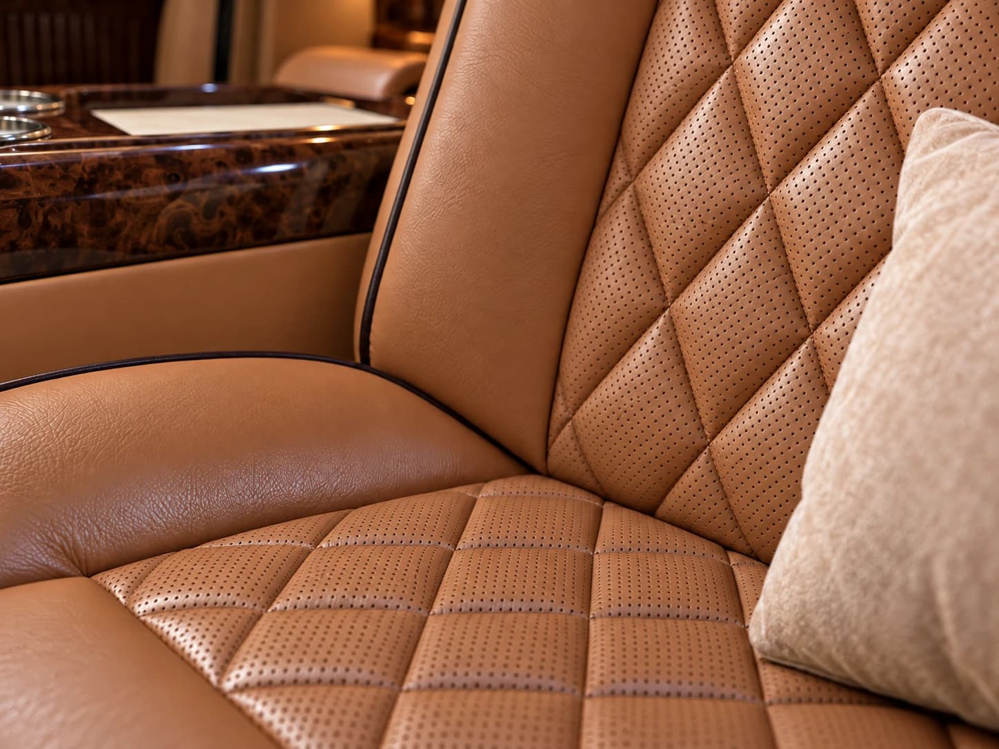 Quilted, perforated leather seat in the Jet Van VIP